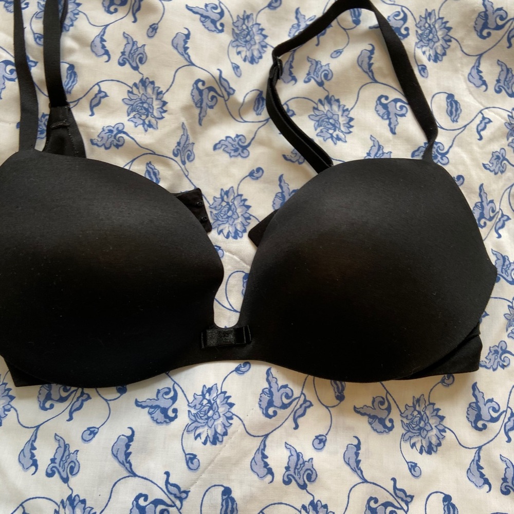 32D Victorias Secret Demi Bra
